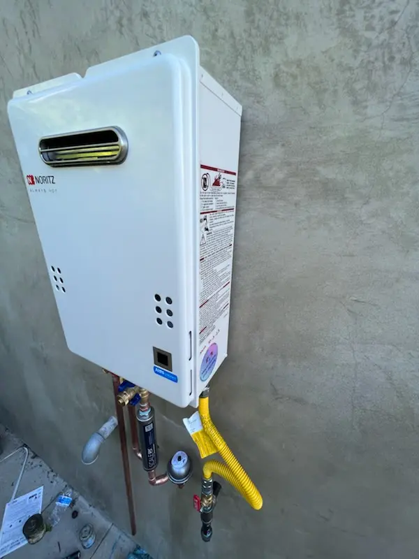 Tankless water heater installation for Ranchos del Oro homes